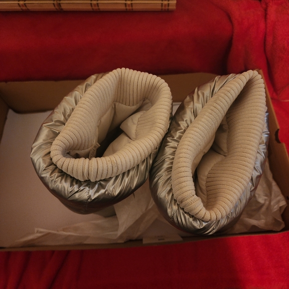 UGG - WOMAN CLASSIC MAXI ULTRA TALL BOOTS - Picture 3 of 11